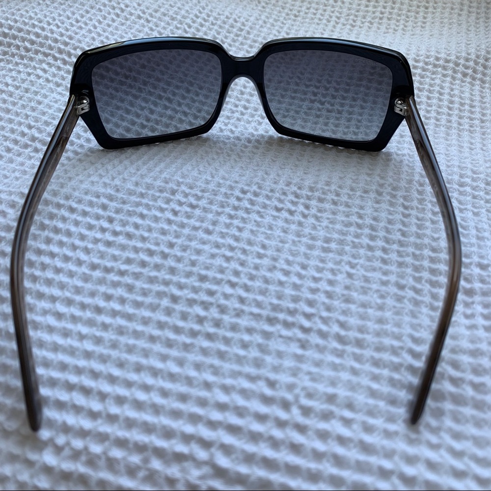 Burberry Sunglasses Rectangular Black Frame With … - image 6
